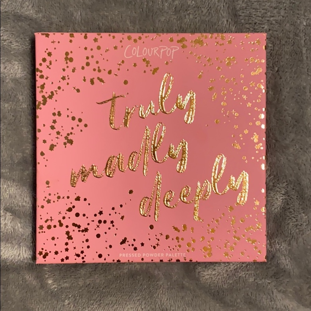 Colourpop eyeshadow pallete